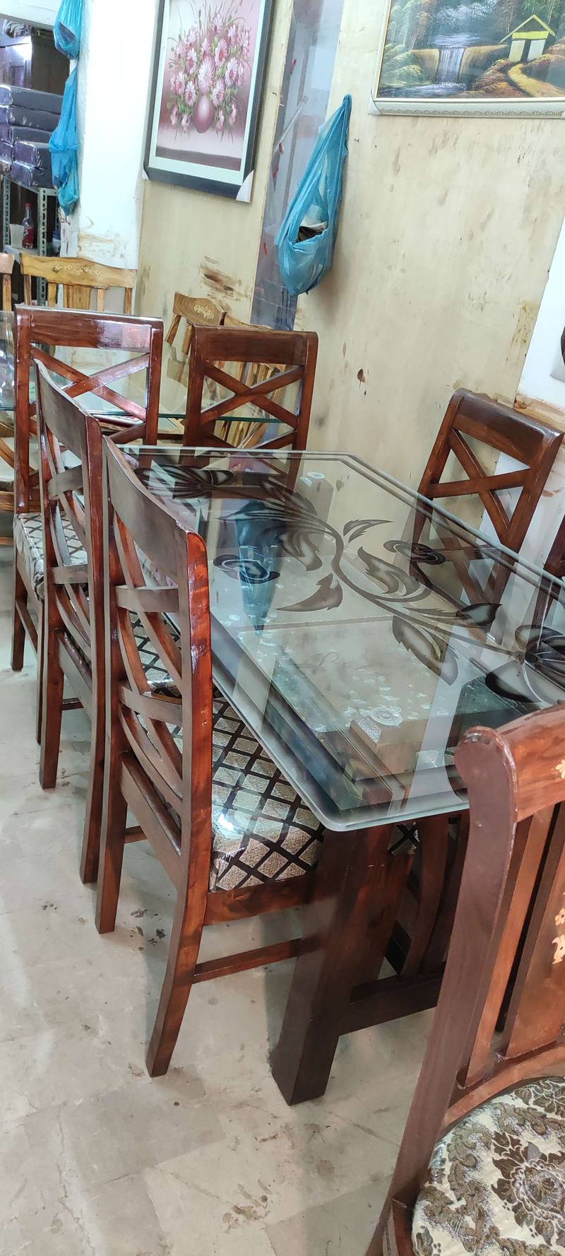 6 CHAIR DINING TABLE SHISHAM WOODEN (NEW) NOT USE. 4