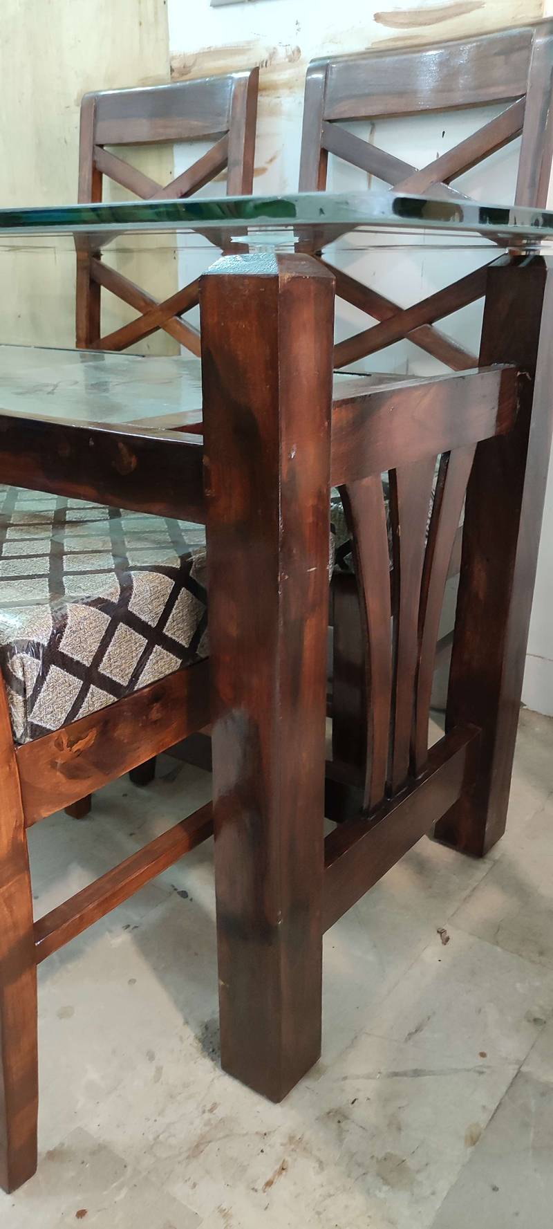 6 CHAIR DINING TABLE SHISHAM WOODEN (NEW) NOT USE. 10