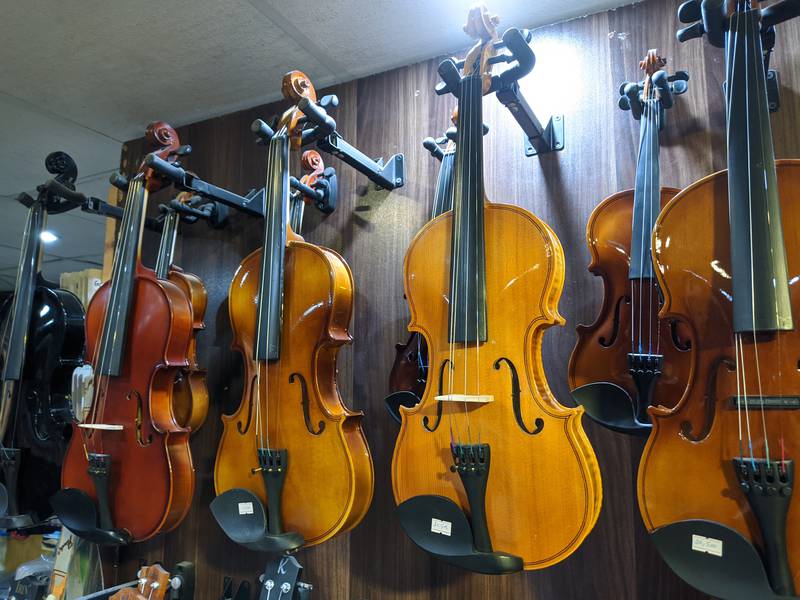 Quality Acoustic violin at Acoustica Guitar Shop 0