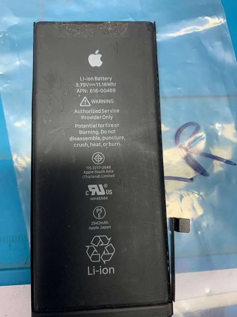 iphone xr battery  4 days return warrenty ORIGNAL 100% 0