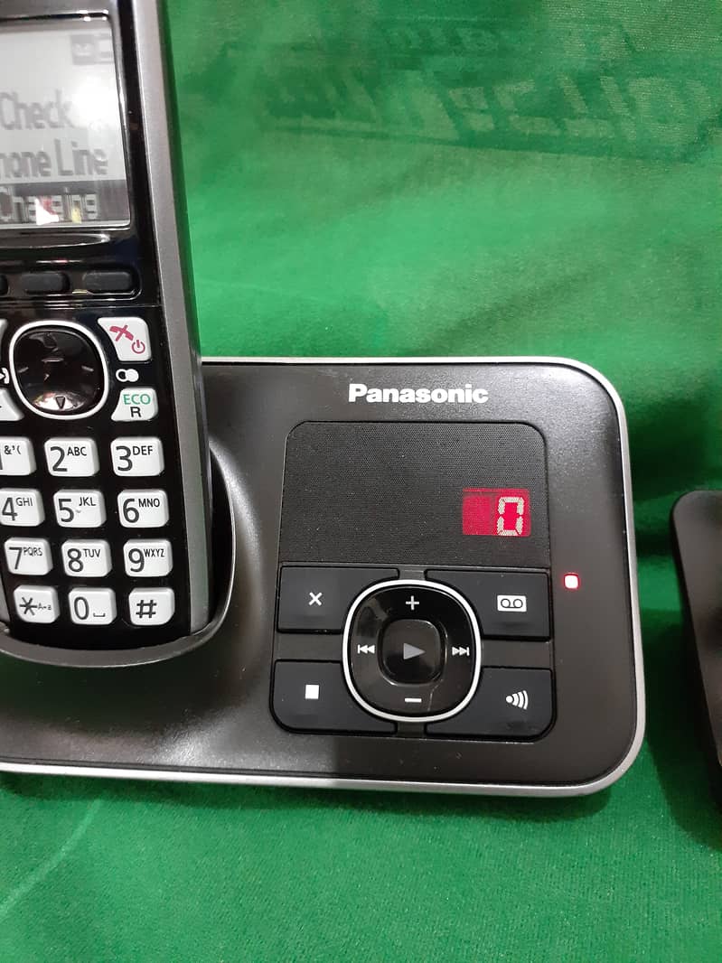 Panasonic Cordless Trio in built  wireless intercom 6