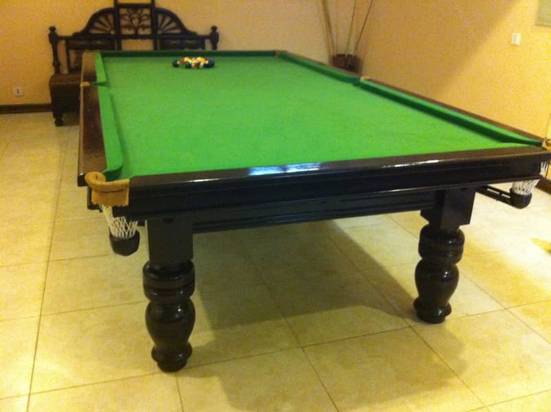snooker table / pool table 1
