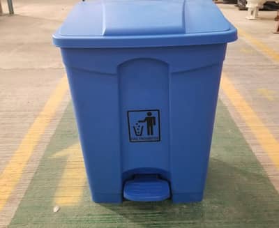 Dustbins / Garbage trolley / pedal bins / push it