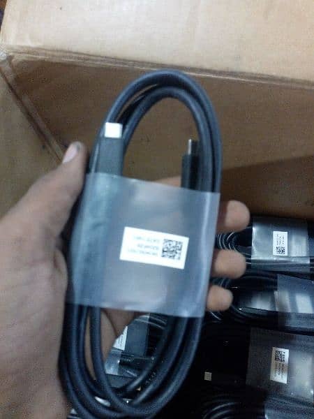 type C to C thunderbolt 10gb  Dell brand cable 3