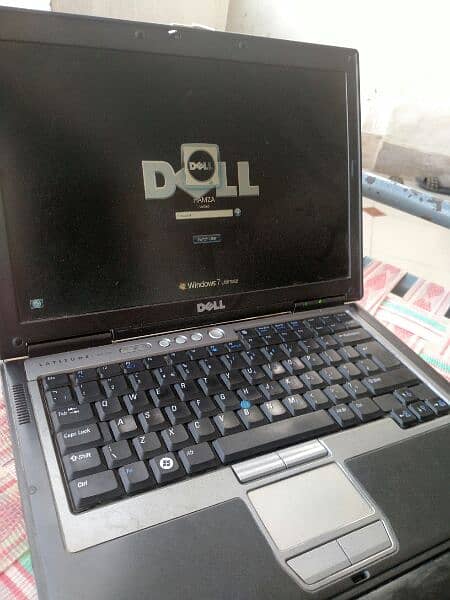 DELL LATITUDE 1