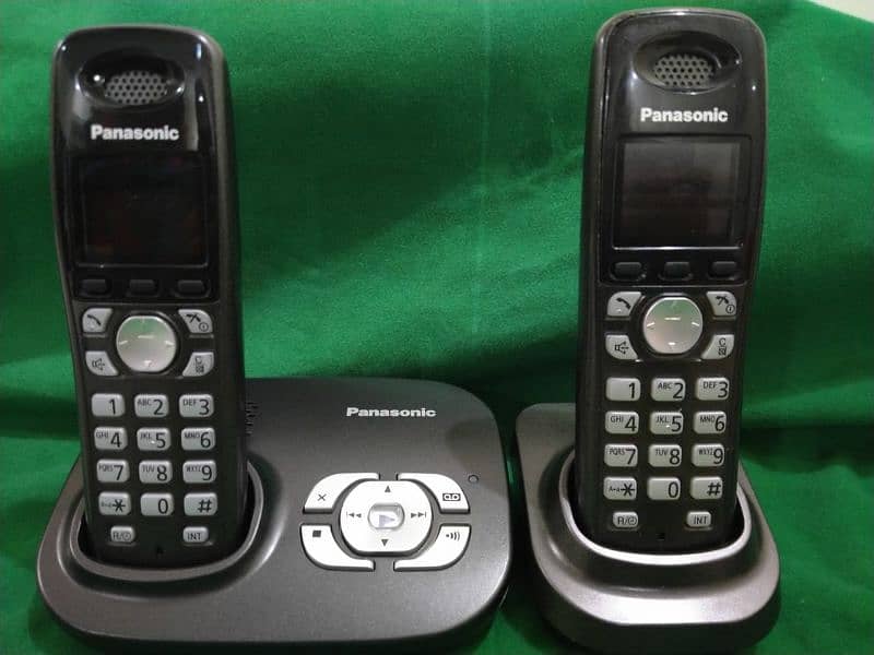 Panasonic Cordless Coloured Diplay with wireless intercom 0