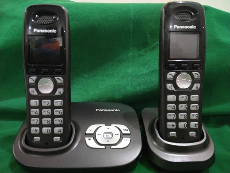 Panasonic Cordless Coloured Diplay with wireless intercom 1