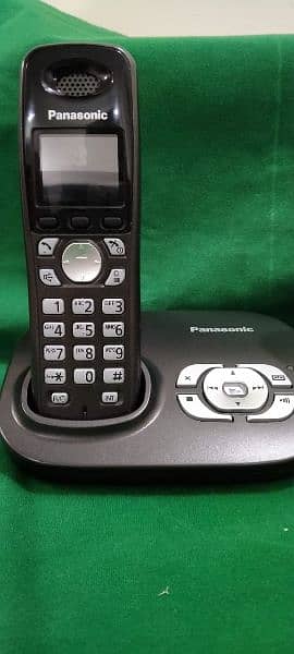 Panasonic Cordless Coloured Diplay with wireless intercom 5