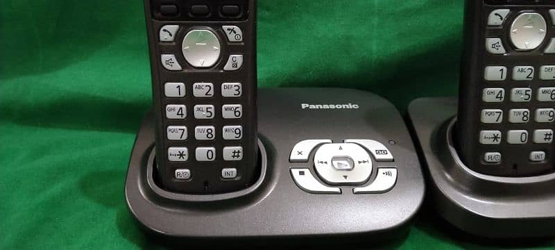 Panasonic Cordless Coloured Diplay with wireless intercom 6
