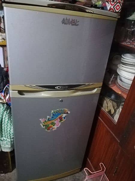 waves fridge 14 cubic foot good condition for sale 4