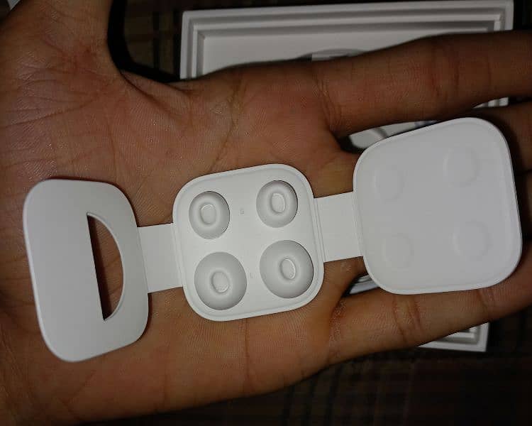 apple airpods pro 4