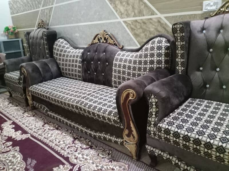 Classic Stylish Sofa Set 4