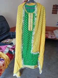 beautiful mehndi outfit with chorri daar pajama n doptta