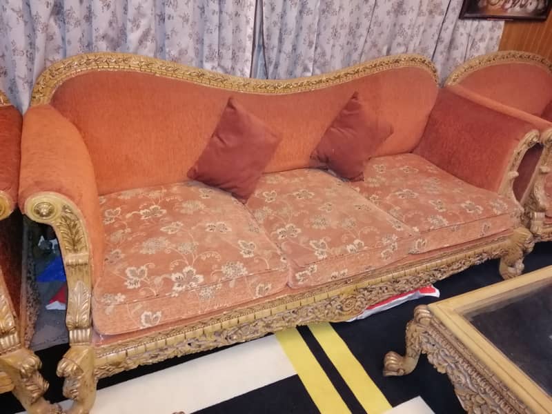 chiniyoti sofa 7 seater 3 table for sell condition 8.9 4