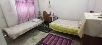 5 room flat for sale in Bab e Ghazi, near Nagan Chowrangi