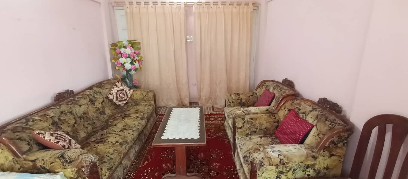 5 room flat for sale in Bab e Ghazi, near Nagan Chowrangi 4