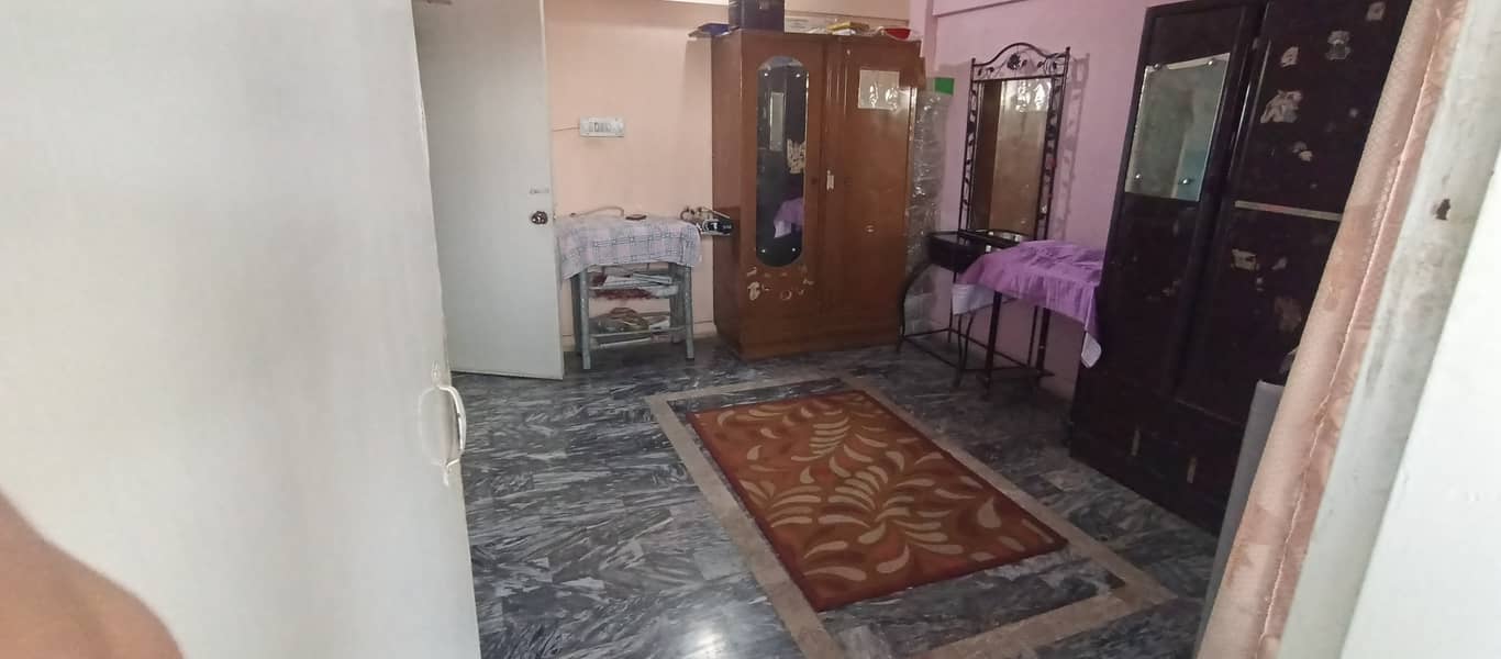5 room flat for sale in Bab e Ghazi, near Nagan Chowrangi 5