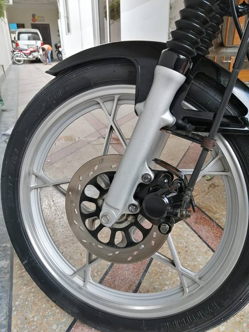 Suzuki GS 150 SE (Special Edition) 9