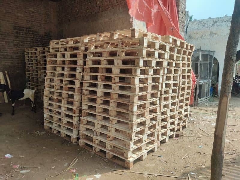 Used-new wooden pallets 1