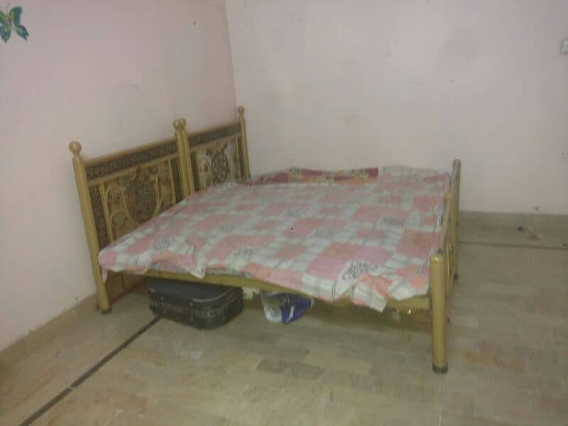 i am selling my 2 iron bed with mattress 3