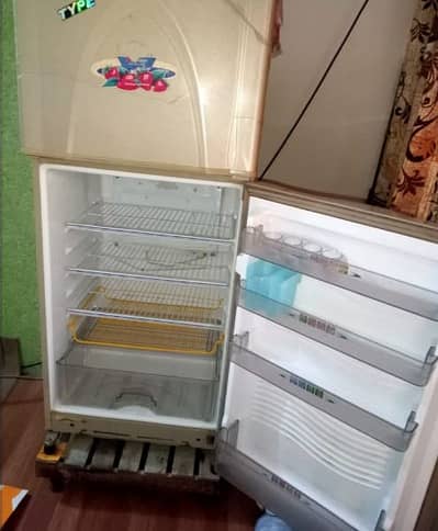 DAWLANCE Fridge everything working good condition