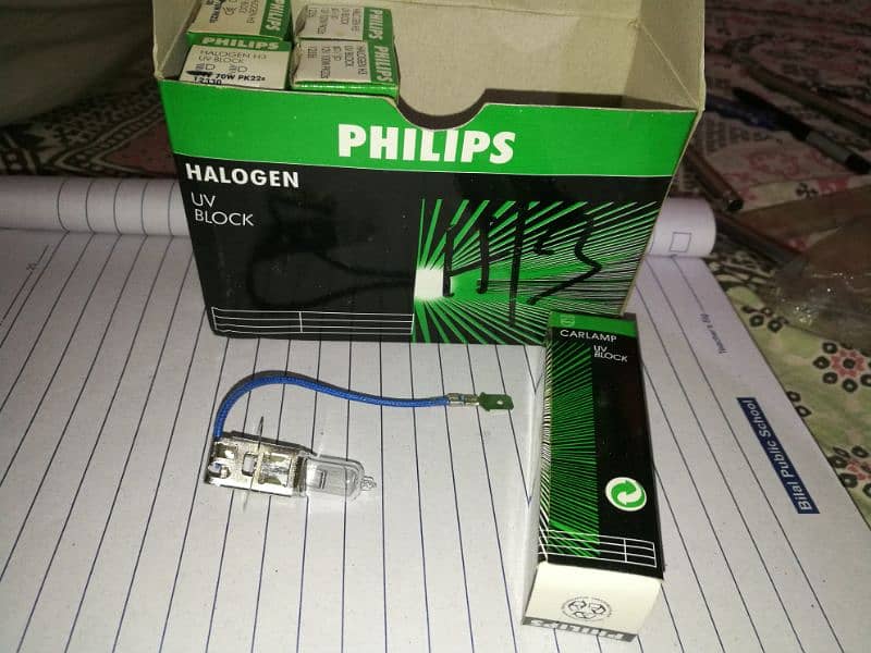 Halogen Bulb by Philips 5 peace 6