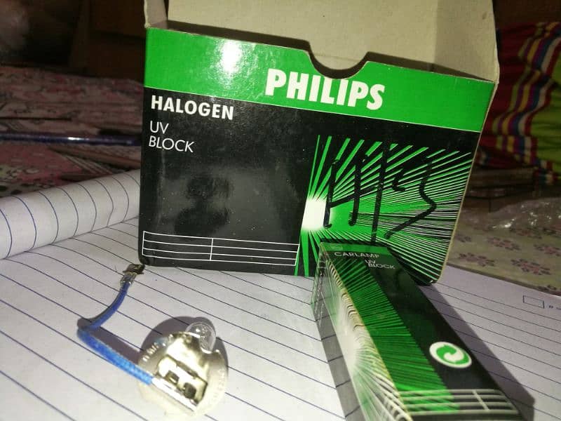 Halogen Bulb by Philips 5 peace 8