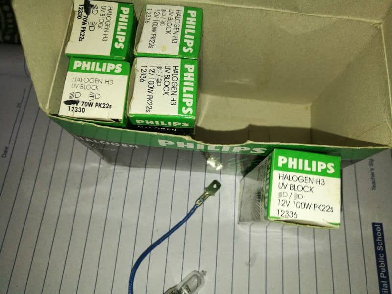 Halogen Bulb by Philips 5 peace 9