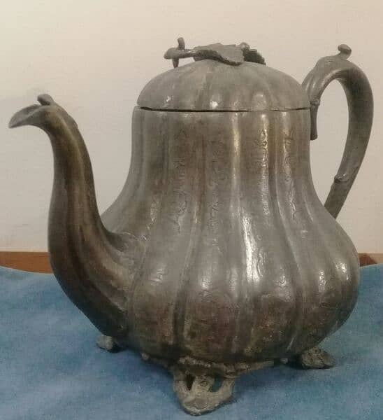 British  Royal  Tea  kettle set. 1