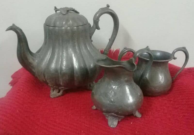 British  Royal  Tea  kettle set. 4