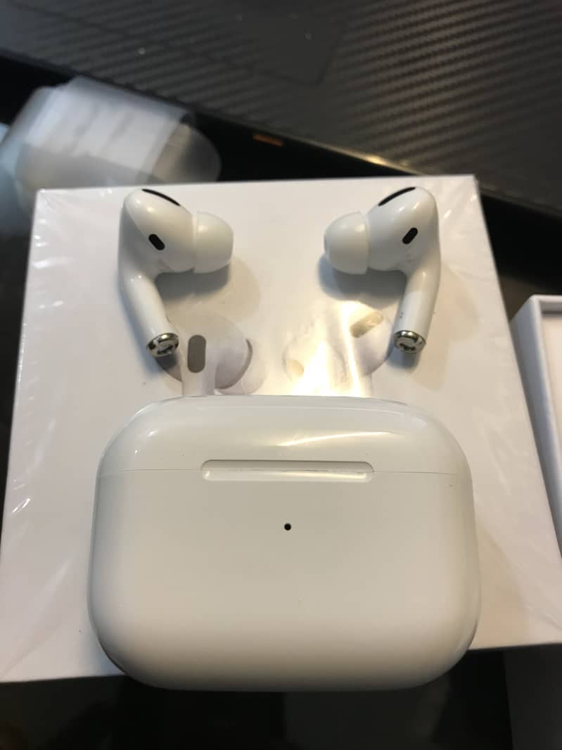Airpods pro white & Black model airpods 2 2