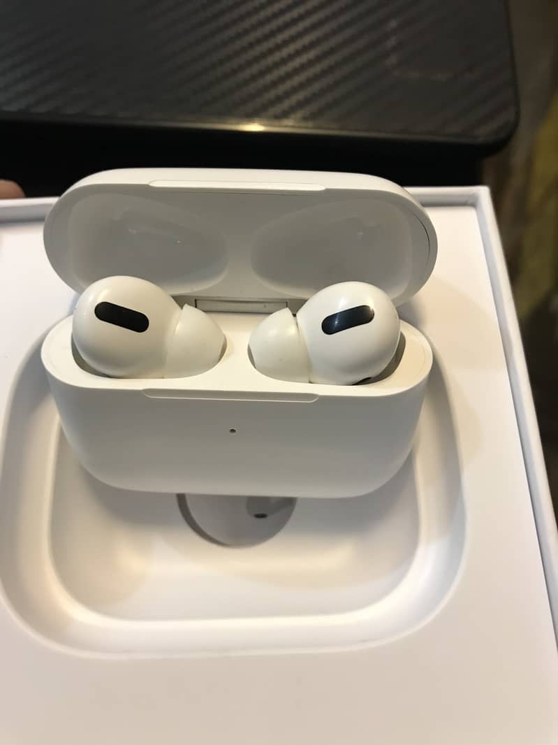 Airpods pro white & Black model airpods 2 3