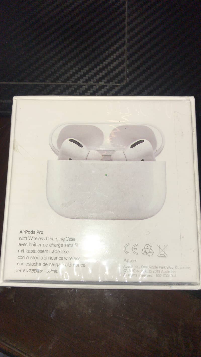 Airpods pro white & Black model airpods 2 4