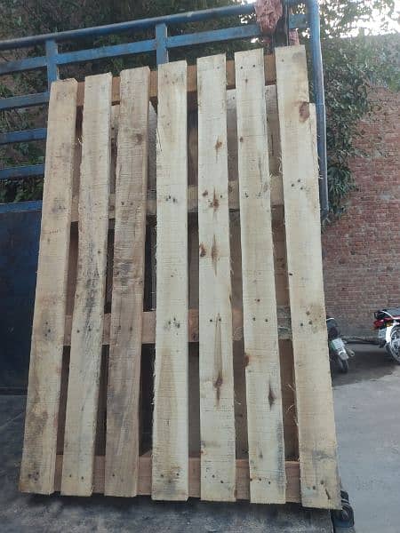 Wooden pallets 0