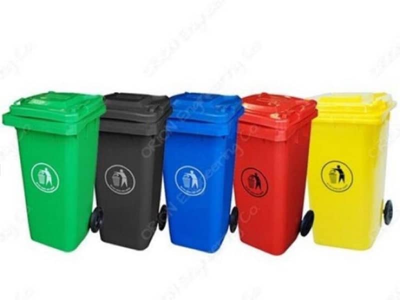 Dustbins / pedal bins 7