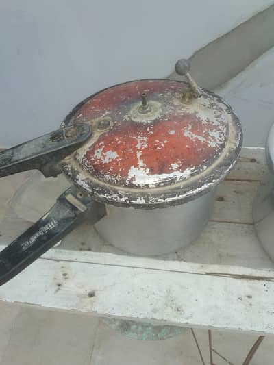 pressure cooker