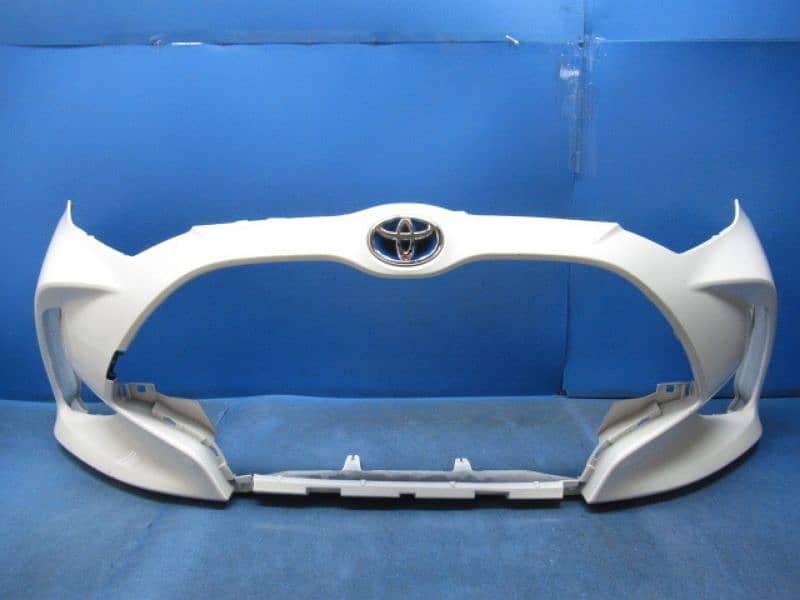 Toyota yaris vitz 2020 4