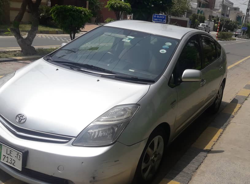 Toyota Prius 1500cc for sale Lahore 1