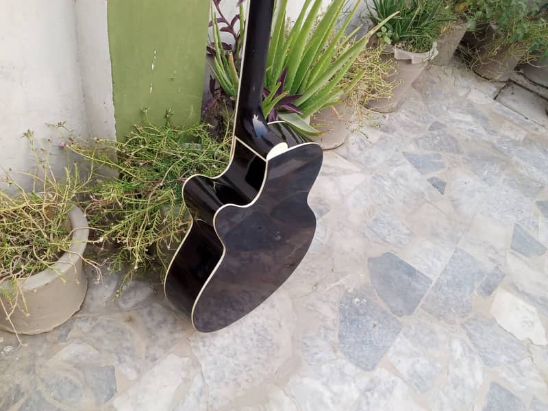 Branded Acoustic Guitar 4