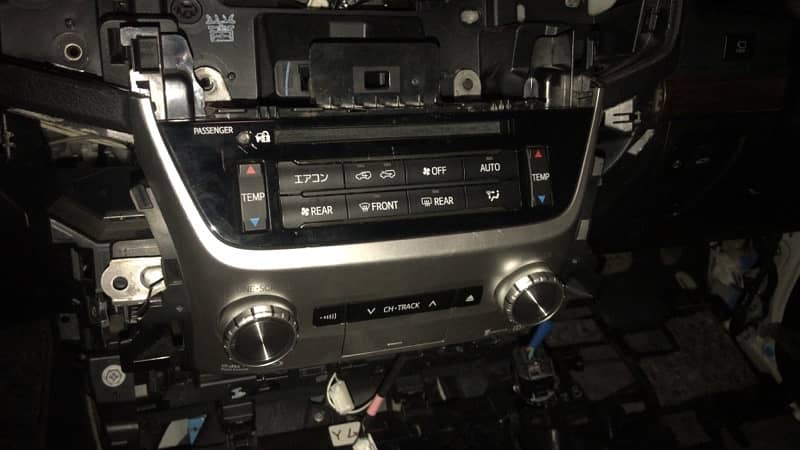 Toyota land cruiser 2018 LC 200 Missing sd card 2