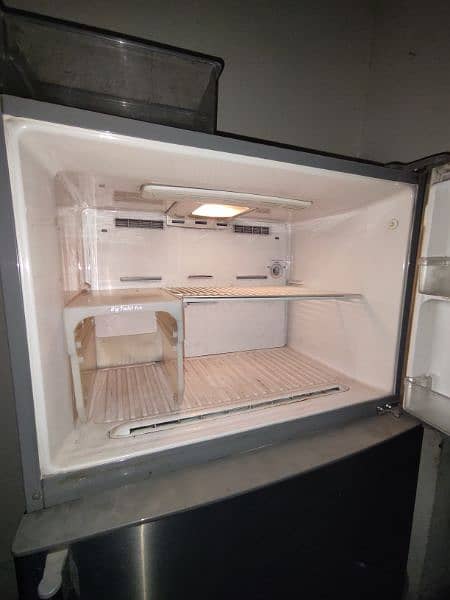 Hitachi japan non farost  full size fridge 3