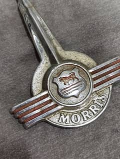 Morris minor 1000 front logo/monogram