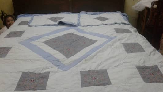 i want sell 2 bedsheet