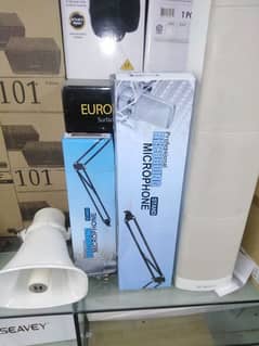Scissor arm mic stand