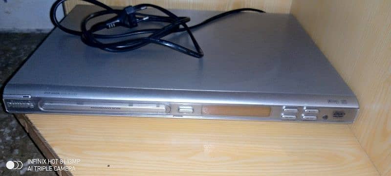 phillips DVD player, call on 03006826028. 0