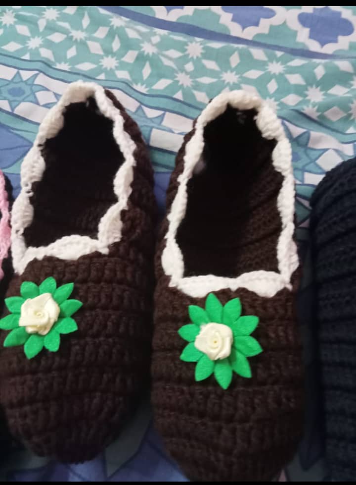 crochet woolen shoes,socks and booties 5