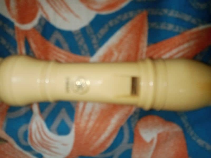 DELIVERY POSSIBLE  YAMAHA FLUTE 3