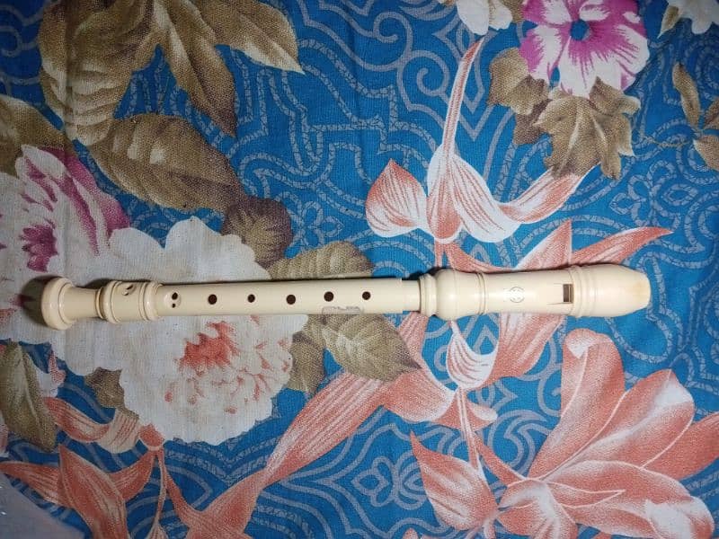 DELIVERY POSSIBLE  YAMAHA FLUTE 5