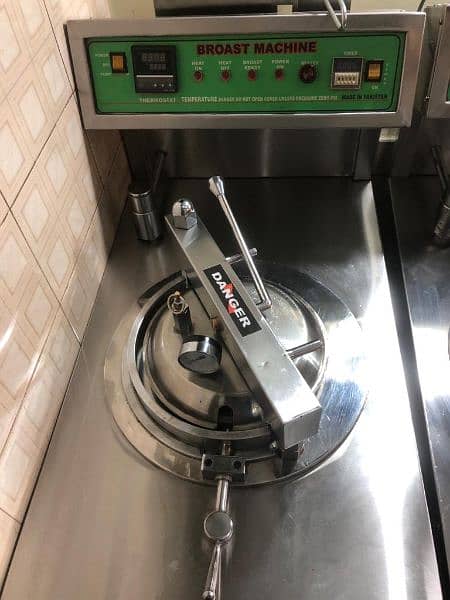 Brand New Broast Machine 1 Year Guarantee We Hve Pizza Oven Deep Fryer 5