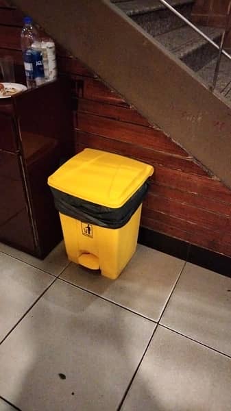 Pedal Bins / Dustbin / Trash bin 6